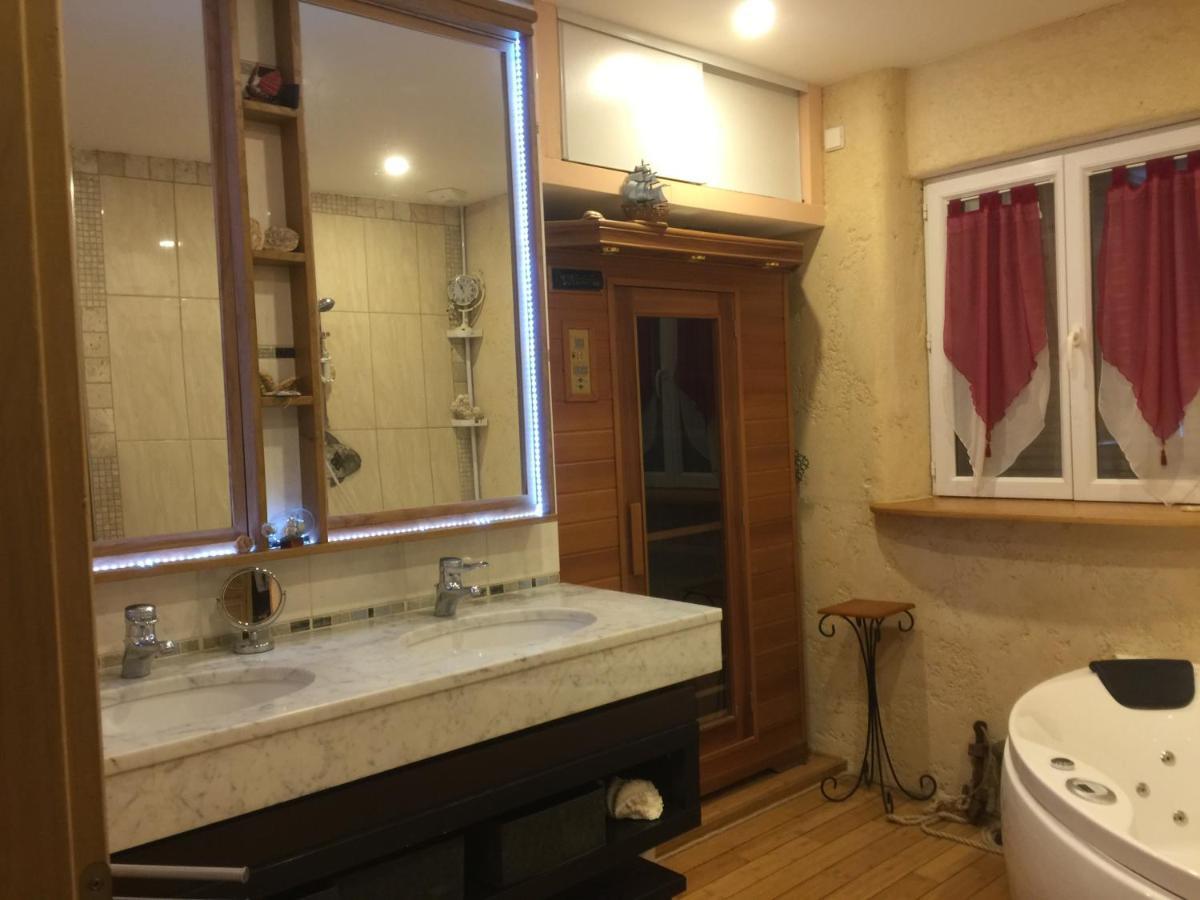 La Decouverte, Jacuzzi, Sauna, Et Terrasse Avec Vue Sur Lac A La Campagne Entre Toulouse Et Auch Catonvielle 외부 사진